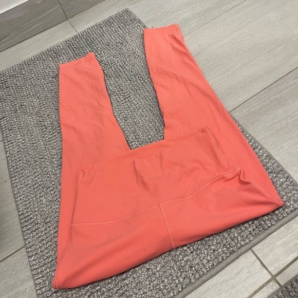 Lululemon Align High-Rise Pant 25"
Raspberry Cream size 8 - Picture 5 of 9